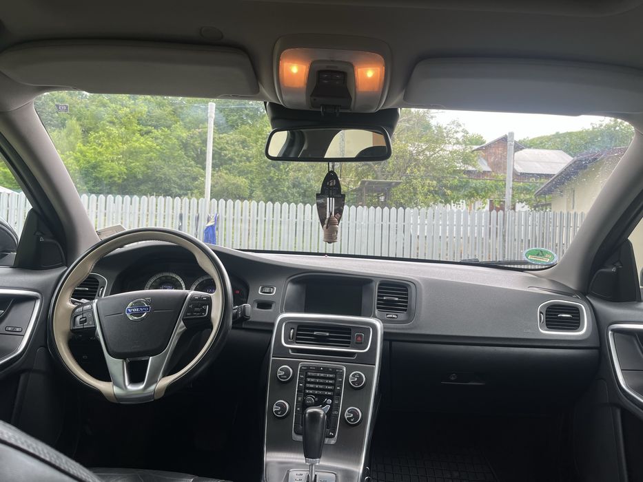 volvo s60 2010 2.0 benzina automat
