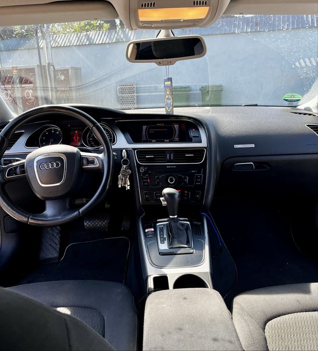 Vand audi A5 coupe (aripa zgariata)