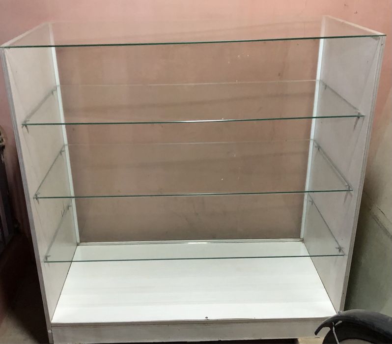 Шишали витрина 108x55x111 см сотилади дуконлар учун жуда мос