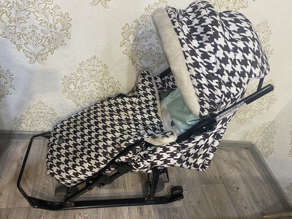 Продам санки детские