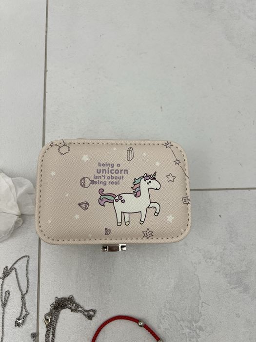 Vand cutie bijuterii pentru fete