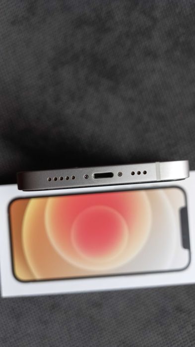 Айфон 12 128GB - перфектен