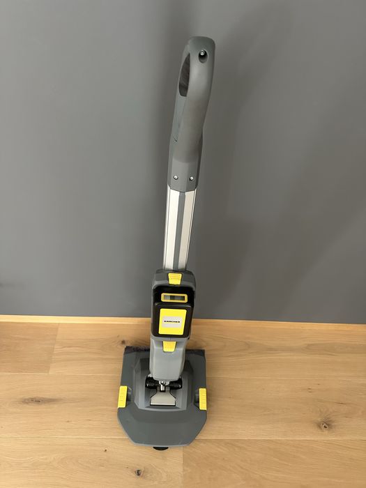 Masina de frecat aspirat Karcher BR 30/1 C Bp