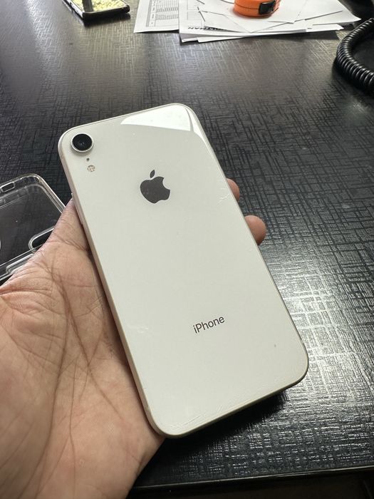 Iphone xr белый .