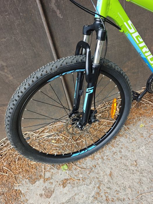 Bicicleta Serious Rockville aluminiu,27,5inch,Shimano,24 viteze,lumini