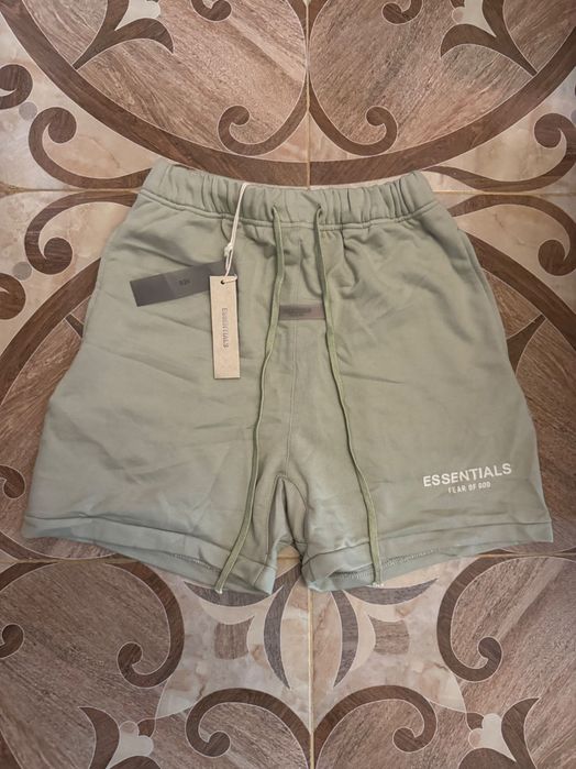 Essentials къси панталони