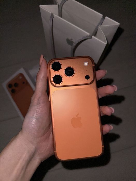 Срочно! iPhone 17 Pro Max 256GB, батарея 100%, идеал