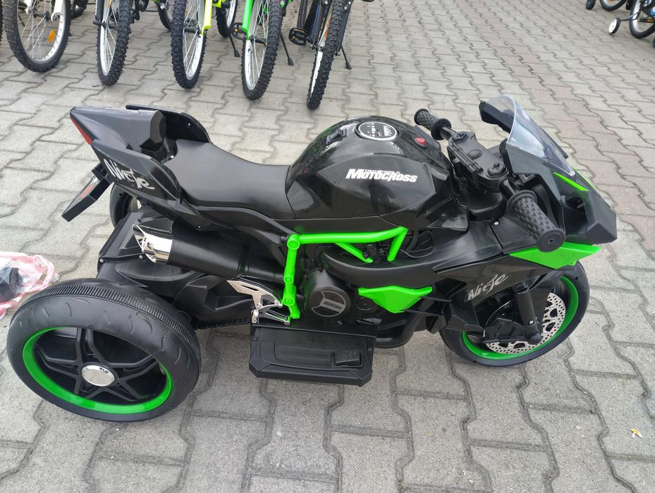 KAWASAKI акумулаторен мотор NINJA черен