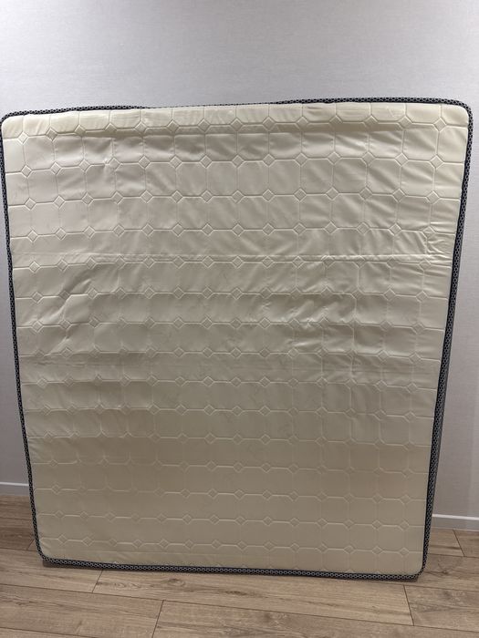 Матрас 180 на 200см