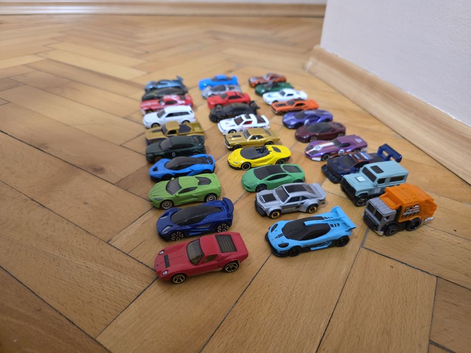 Колекция Hot Wheels колички