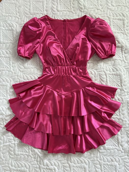 Rochie roz, volănașe