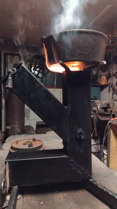 Soba peleți și lemne