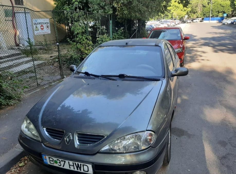 Piese auto din dezmembrari Renault Megane Scenic Sedan 1.6 16v an 2000