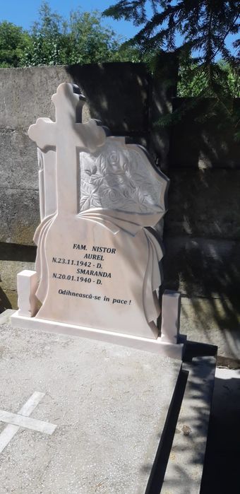 Reducere de preț monumente funerare,cruci ,mozaic.