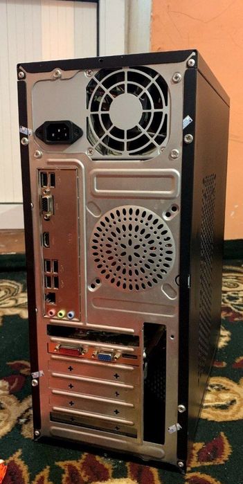 Kompyuter sotiladi, yangidek!