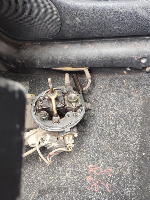 Моноинжекция за suzuki swift 1000 кубик 3 цилиндър от 95до20001 година