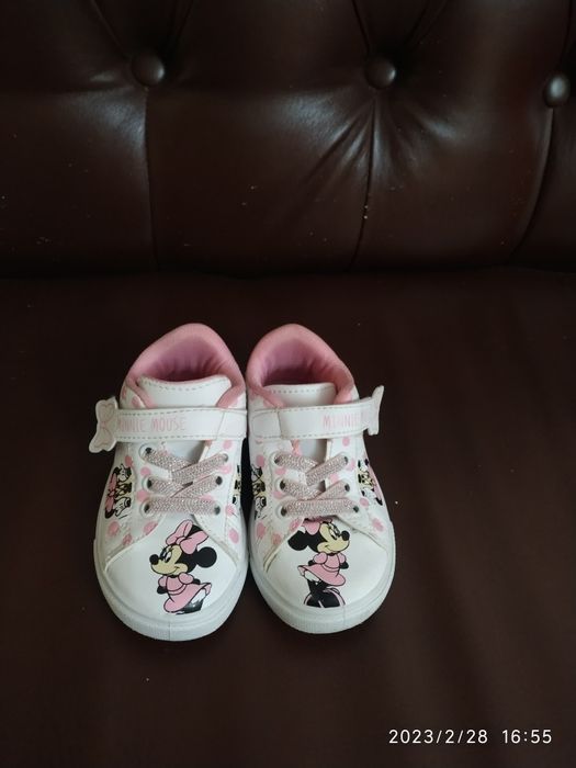 Продам обувь на девочку