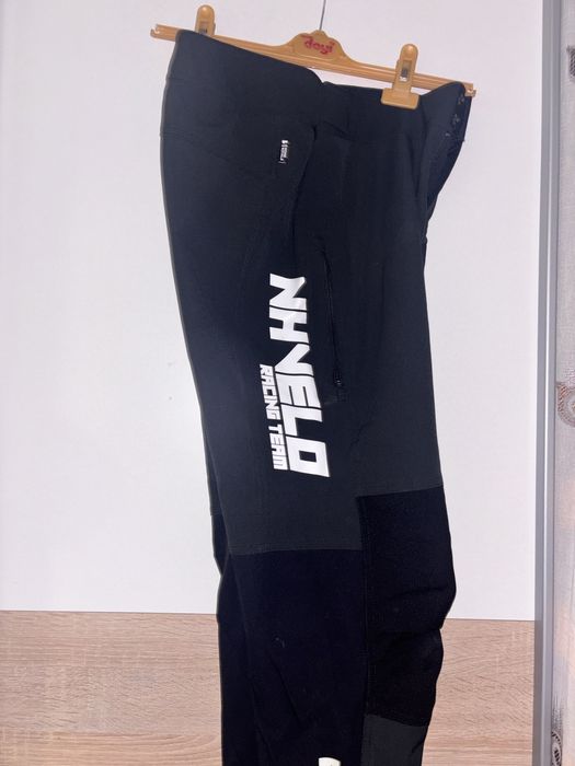 Vand Pantaloni Mons Royale x NhVelo