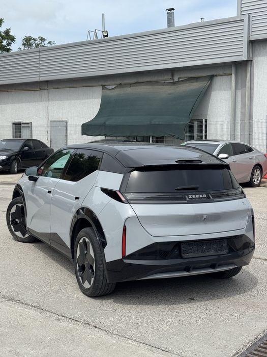 Zeekr X 2023yil 520km