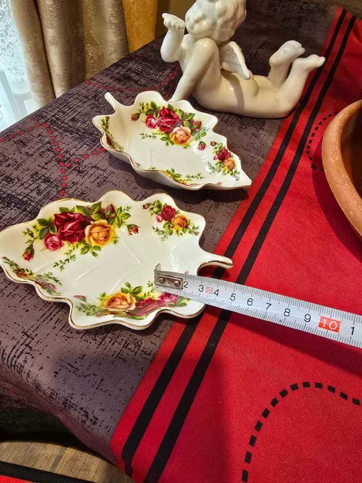 Комплект две малки десертни чинии