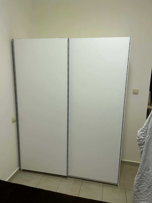 Спалня, легла,гардероби