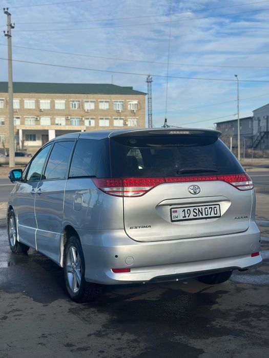 Тайота эстима 2008