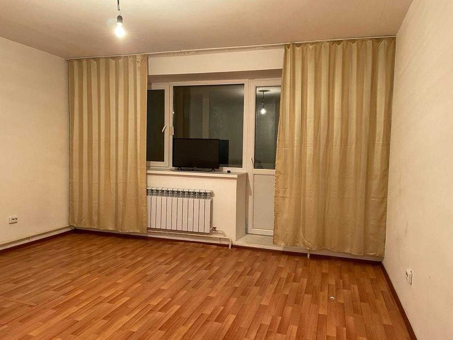 Адам 1 комнатную квартиру