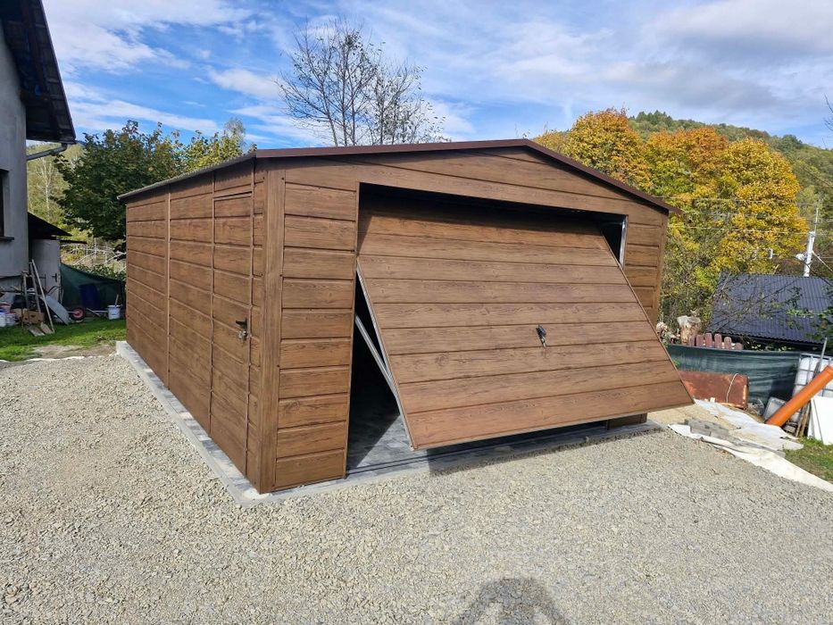 Vand garaje metalice 4 x 6m din panouri sandwich