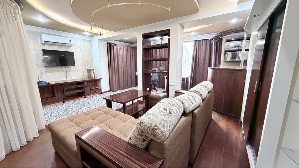 ПРОДАЕТСЯ 1в2/4/4 на: Ц-1 Мирзо-Улугбекский район