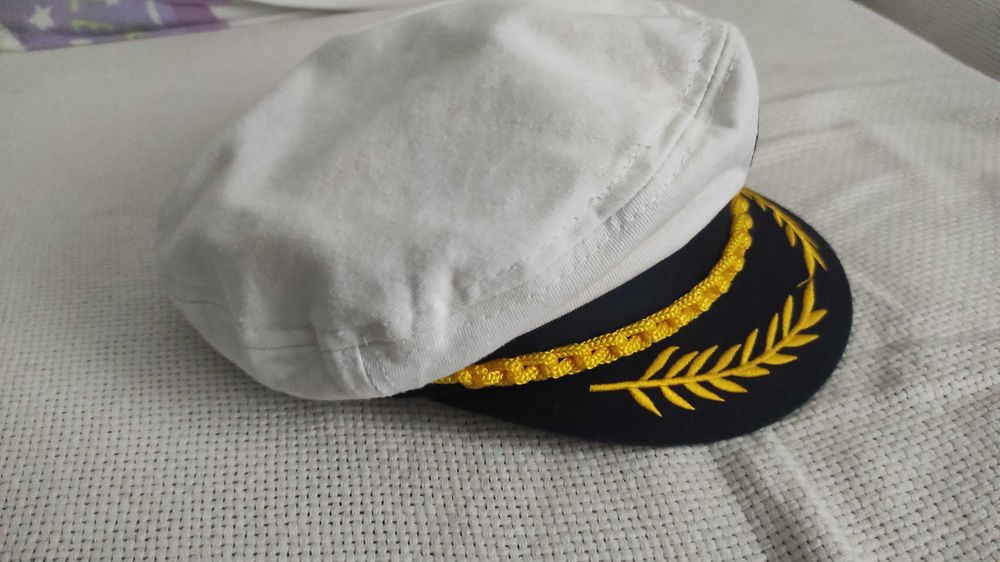 sapca chipiu capitan arata ca noua am 3 bucati