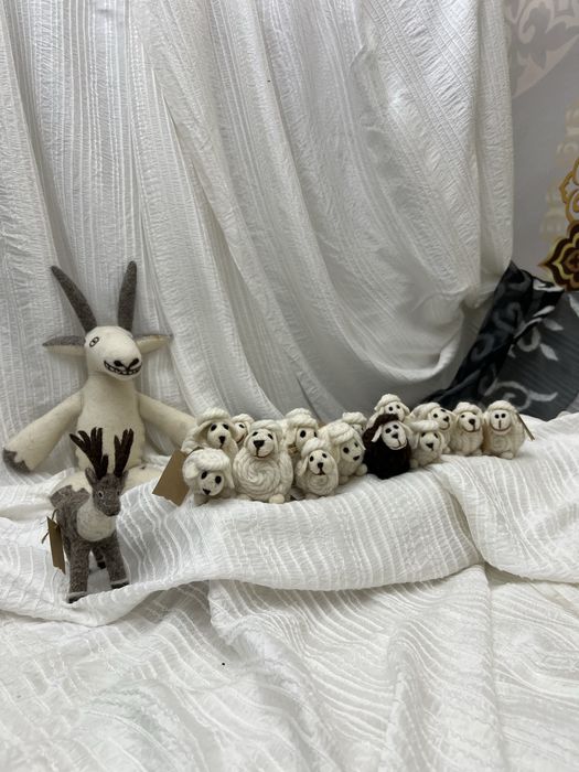 продаем игрушки сувениры ручной работы