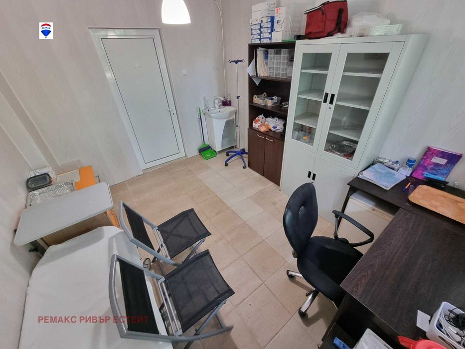 Хотел за продажба в с. Николово, лесопарк Липник