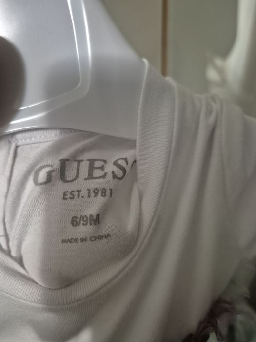 Бебешка  рокля Guess 6-9м