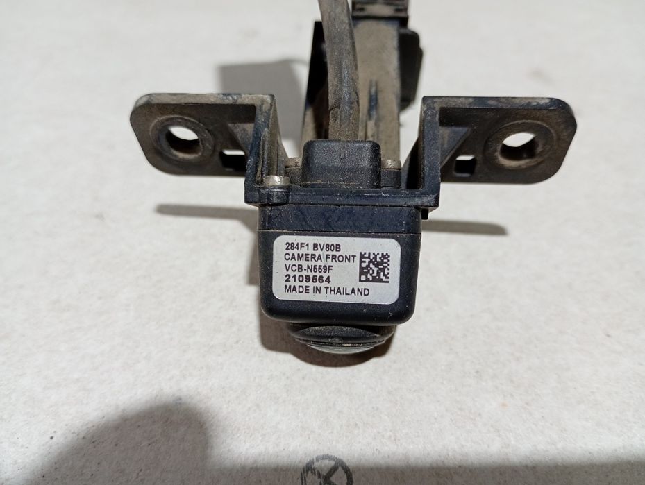 Grila centrala bara fata Nissan juke facelift camera