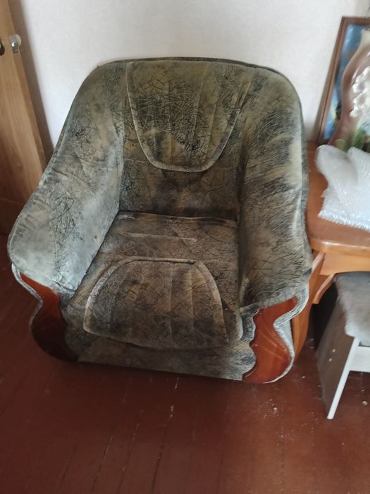 Продам 2 кресла 10000 тенге