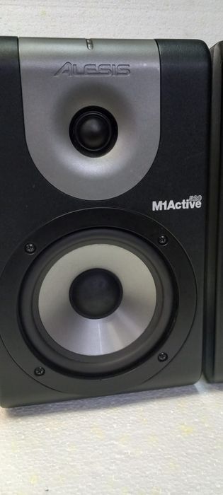 Boxe monitoare amplificate ALESIS M1 active