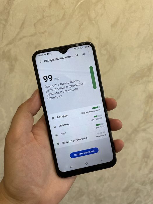 Продам Samsung A10.