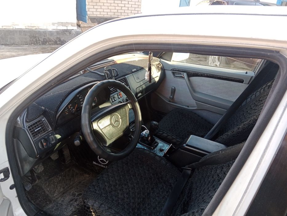 Мерседес c180 w202