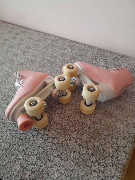 Запазени ролкови кънки, размери 34 и 35, на изгодна цена