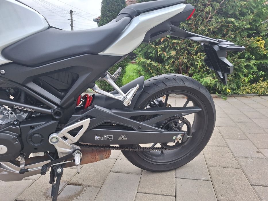 Honda cb125r abs