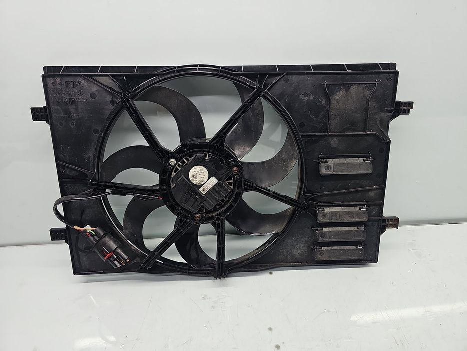 Electroventilator Volkswagen Passat B8 (3G2) [Fabr 2015-prezent] 5Q012