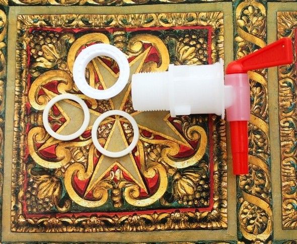 Robinet butoi cu garnitura