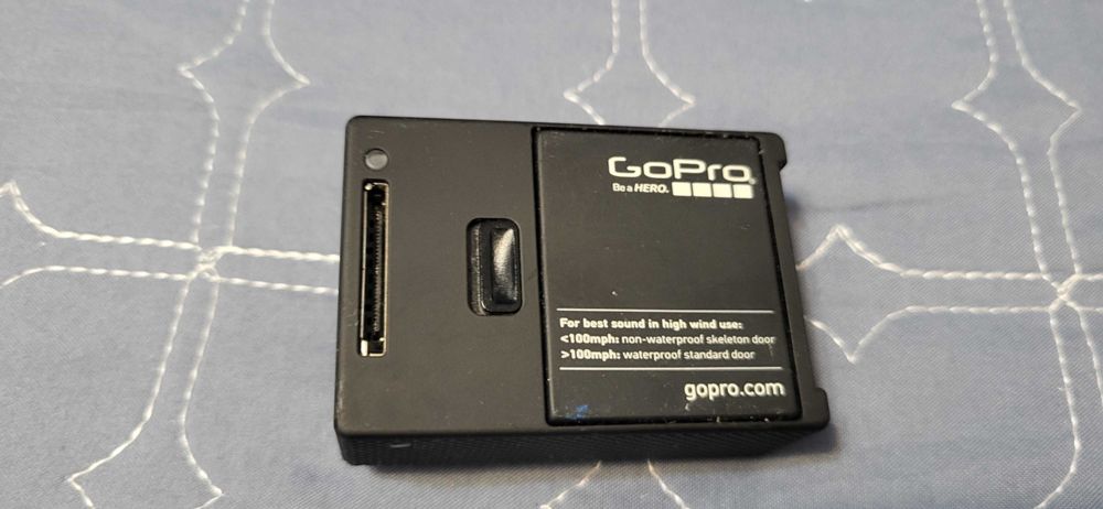 GoPRO Hiro 3 fuctionala se vinde cum se vede fara alte accesorii