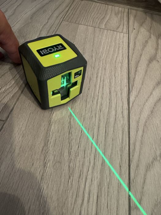 Laser Ryobi ca nou