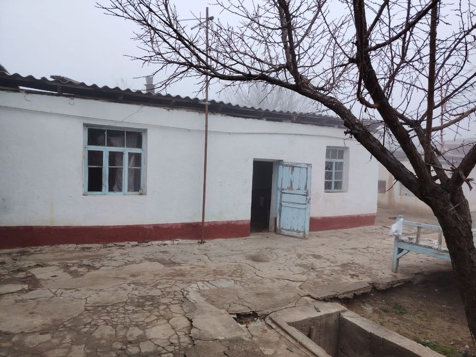 Hovli  sotiladi srochna