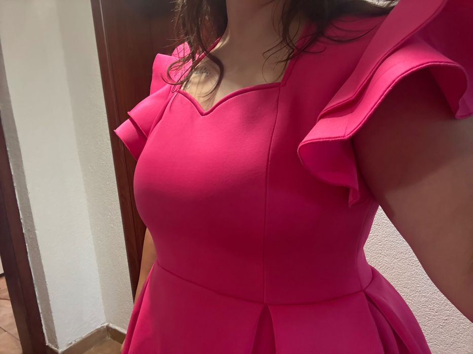 Елегантна дамска рокля