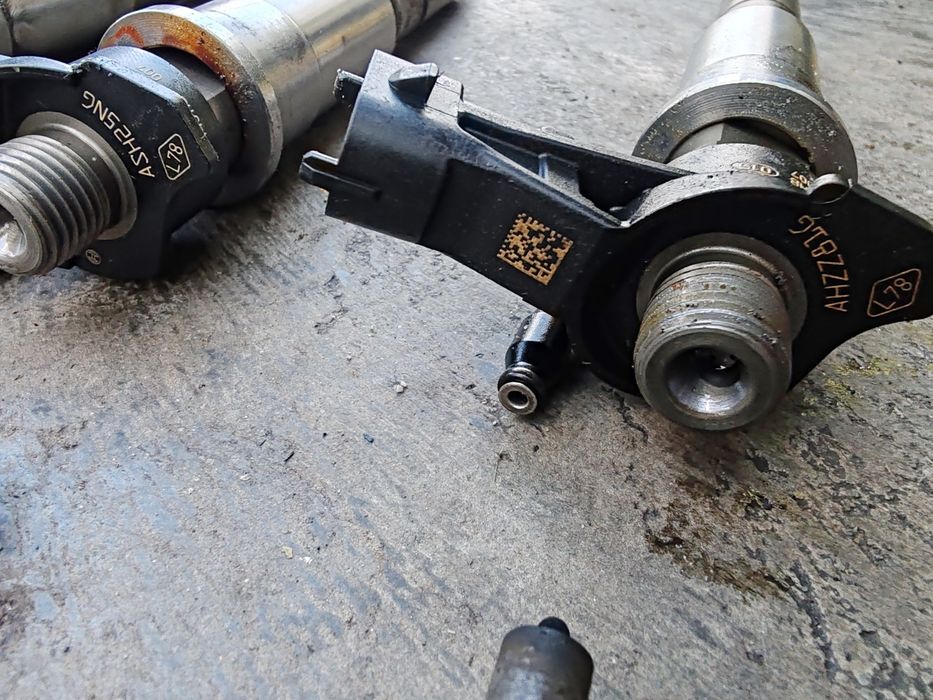 Injector Renault Koleos 2.0dci 350lei buc