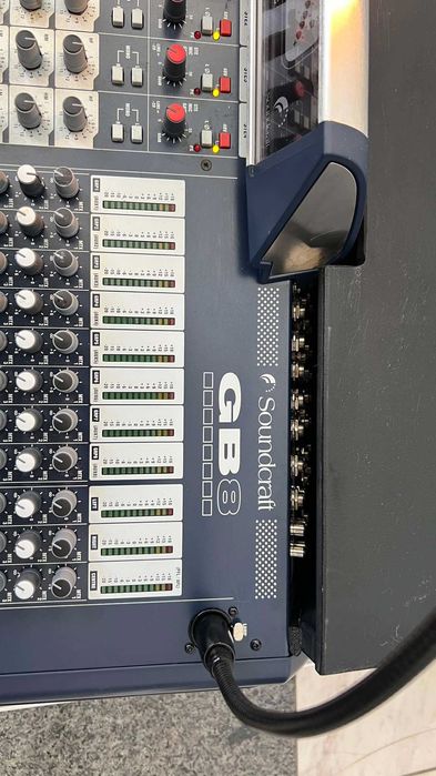 СПЕШНО - Soundcraft GB8 32-канален миксер – Топ оферта с кейс!