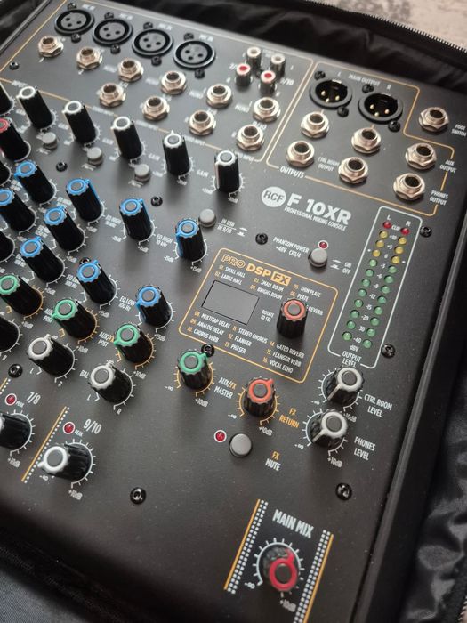 RCF MIXER fx10 husa inclusa  3 cabluri xlr jack adam  hall 4 star incluse