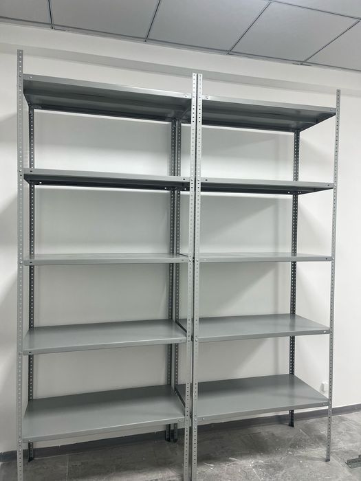 Стеллаж,  шкаф, верстак.